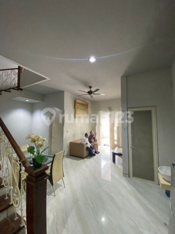 Dijual Rumah Mewah 2 Lantai di Royal Paka, Dekat Upn Dijual Rumah Mewah 2 Lantai di Royal Paka, Dekat Upn