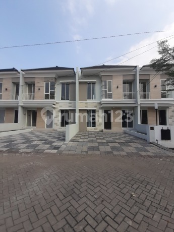 Rumah 2 Lantai, Heavenland Park Kota Sidoarjo (0 Jl. Lingkar Timur) Rumah Bagus SHM Rumah 2 Lantai, Heavenland Park Kota Sidoarjo (0 Jl. Lingkar Timur) Rumah Bagus SHM
