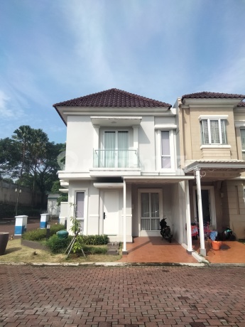 Jual Rumah Siap Huni Hoek Cluster Elista Village Gading Serpong