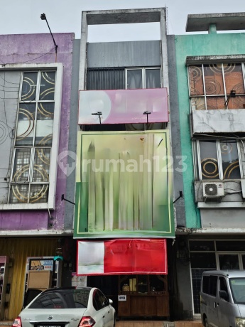 Ruko Glaze 2 Gading Serpong 3 Lantai Rapi & Siap Huni Ruko Glaze 2 Gading Serpong 3 Lantai Rapi & Siap Huni