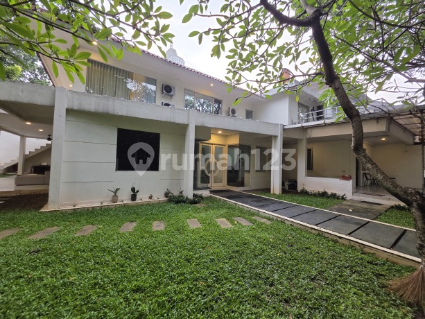 Garden House in Kerinci Kebayoran Baru, South Jakarta