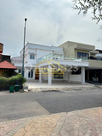Rumah Baru Besar Beverly Park 2 Lantai Batam Centre