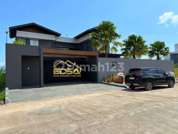 Rumah, 2 Lantai, Mewah dan Megah Coastarina Pasir Putih Batam