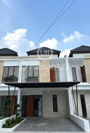 Rumah Strategis Dekat LRT Harjamukti Di Puri Harvest Cibubur, Cimanggis, Depok.