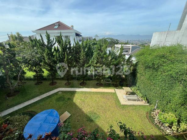 Rumah Cantik Semi Furnished di Resor Dago Pakar Rumah Cantik Semi Furnished di Resor Dago Pakar