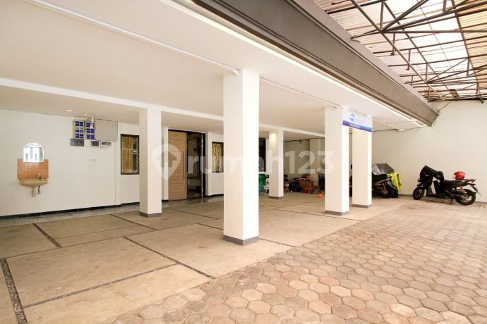 Rumah Kos Aktif  di Babakan Jeruk 2 Lantai Bagus