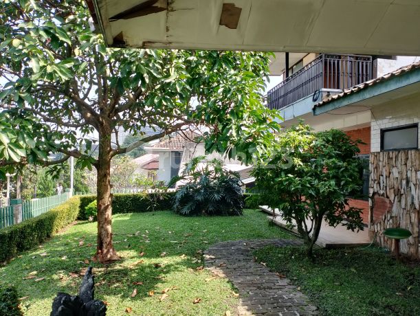 Rumah Budisari Sayap Setiabudi Taman Luas