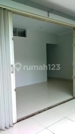 Ruko 2 Lantai Blong di Holis Regency Siap Pakai