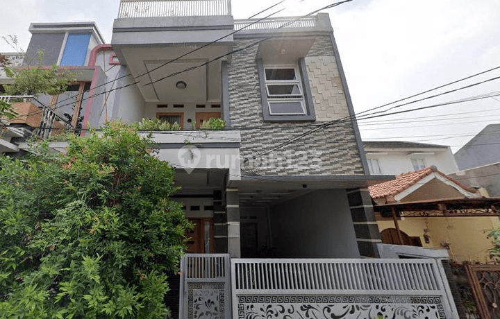 Jual Segera Rumah Mewah 3Lantai Mahkota Simprug,Ciledug Tangerang
