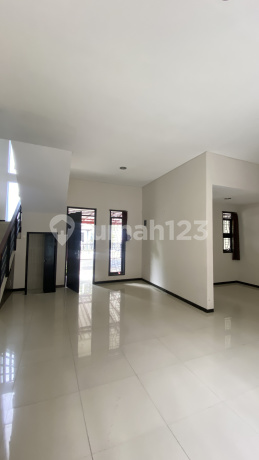 Spesial Price Rumah 2 Lantai Grand Sharon Residence
