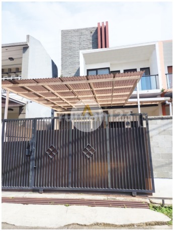 Rumah Bagus Strategis Dekat Akses Tol di Taman Cibaduyut Indah Bandung Rumah Bagus Strategis Dekat Akses Tol di Taman Cibaduyut Indah Bandung