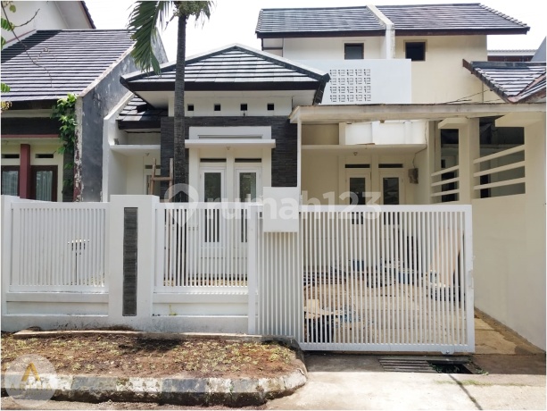 Rumah di Komplek Buah Batu Regency Dekat Transmart Buahbatu Rumah di Komplek Buah Batu Regency Dekat Transmart Buahbatu