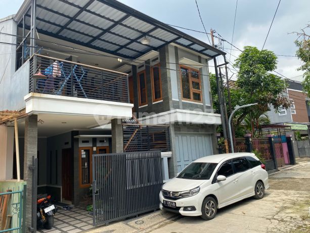 Dijual Rumah 2 Lantai Siap Huni Lokasi Strategis di Komplek Sutera Graha Bandung