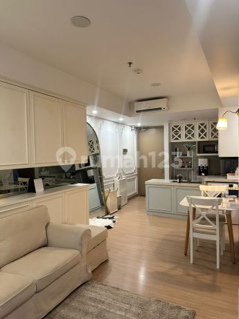 Apartment Gold Coast. Honolulu Tower. LB 68. Unit 2. Price 2 Billion.