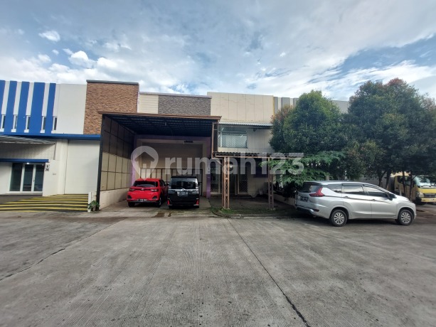 Jarang Ada, Gudang Compark Kota Wisata Cibubur