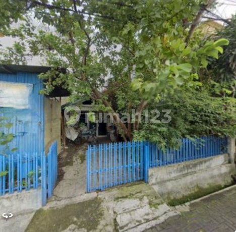 Selling a city center house in Krakatau near IKIP PGRI.