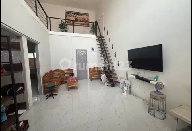 Selling House in Central Madukoro Regency Next to The Park Mall