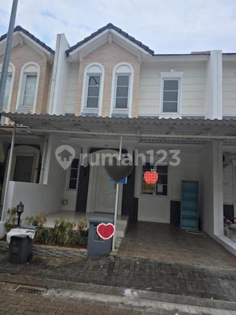 Rumah Dijual Cepat di Cluster Azzura House Vanya Park Bsd City Pagedangan Tangerang