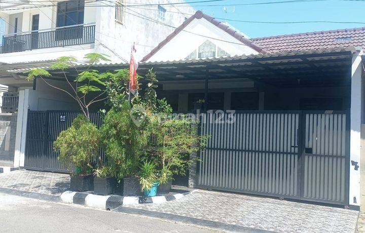 Dijual Rumah Sutorejo Prima Indah Siap Huni Dekat Raya Mulyosari di Perum Sutorejo Prima Indah, Jln. Raya Mulyosari, Kalisari, Mulyorejo, Kota Surabaya, Jawa Timur, Indonesia, 60112, Sutorejo