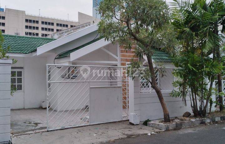 Dijual Rumah Wisma Permai Dekat Kampus Dan Mall Strategis Butuh Minim Renovasi di Jl. Wisma Permai Barat, Mulyorejo, Kec. Mulyorejo, Surabaya, Jawa Timur, Dharma Husada SHM Rumah