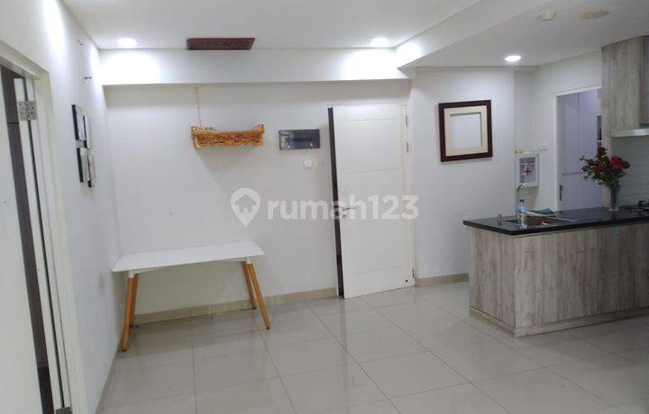 Barang Langka....apt Cosmpolis, Surabaya Timur, 3 Kamar, Akses Langsung Ke Kolam Renang