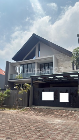Rumah Mewah Baru Gress di Perumahan Regency 21, Surabaya Timur
