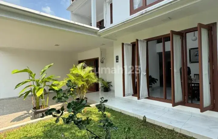 Rumah Bagus dalam Komplek Cinere Estate, LT 240 LB 400