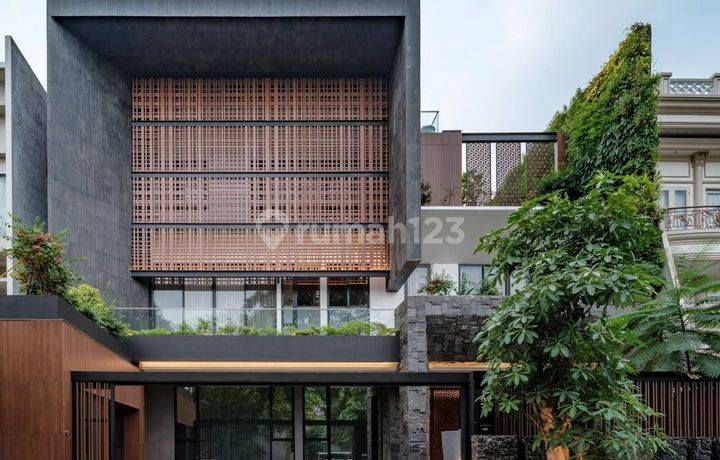 Rumah Pik Modern Minimalis Siap Huni Ada Pool Lift