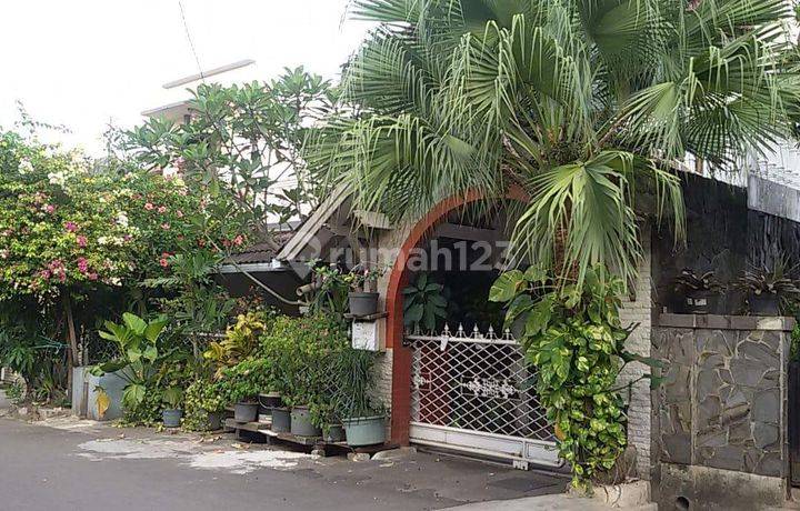 Rumah bagus di Perumahan Barata - Karang Tengah