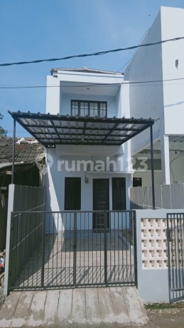 Rumah 2 Lantai Siap Huni Di Bumi Puspitek Asri