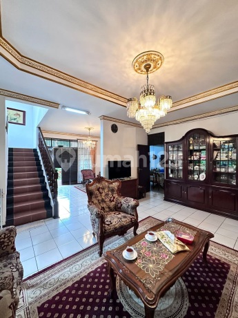 Dijual Rumah Lama Hitung Tanah ~ Jalan Lebar di Pondok Indah