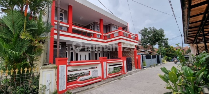 Rumah Besar Siap Huni Lokasi Dekat ke Pusat Perbelanjaan di Kota Baru Cibaduyut