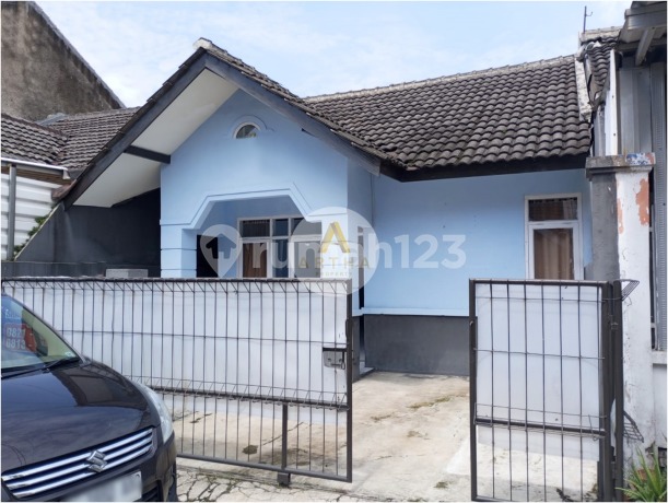 Ready-to-Live House in Taman Cibaduyut Indah, Bandung