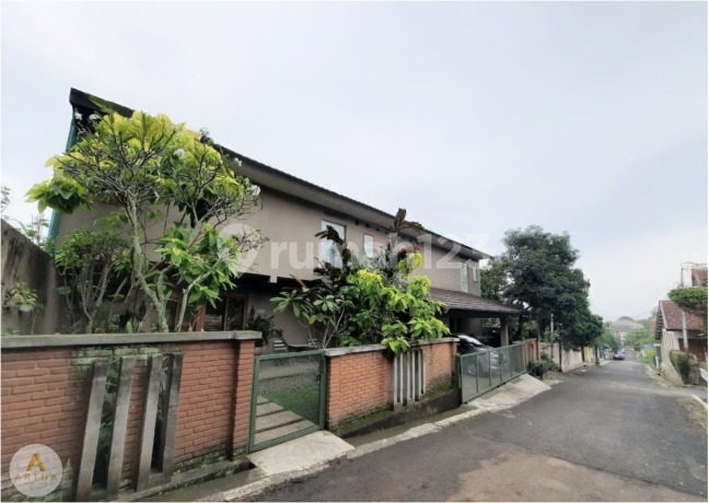 Spacious Well-Maintained House Ready to Occupy Cigadung Bandung