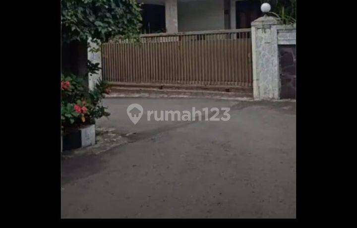 Rumah Mewah Terawat Siap Huni di Cipaganti Permai