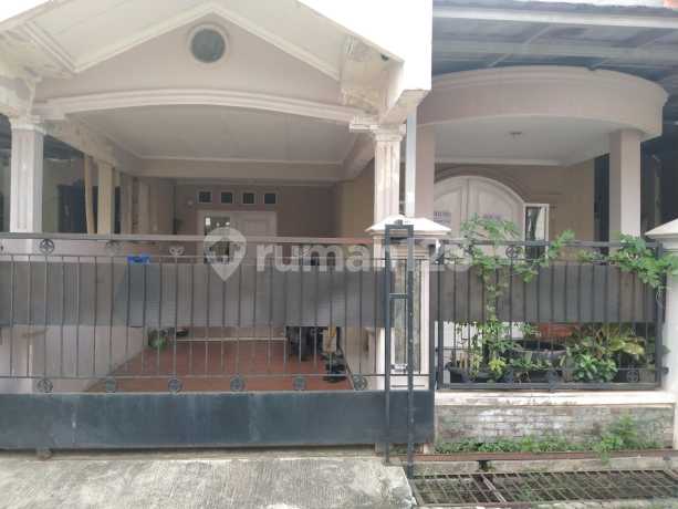 2-Story Strategic & Economical House in Griya Bintara Indah