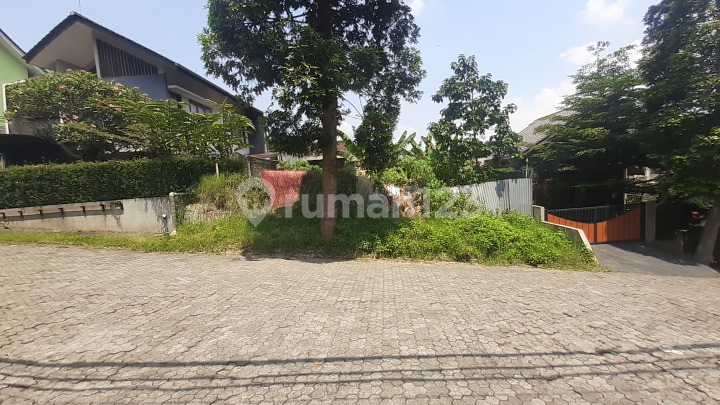 Strategic Village Padi Dago Land Plot for Sale