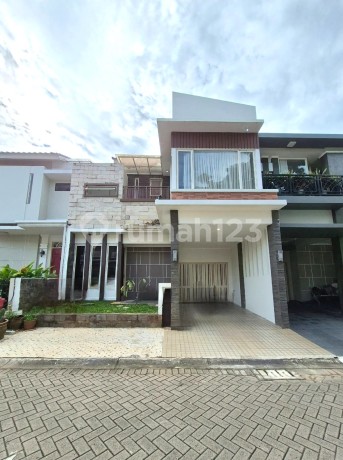 Rumah Dua Lantai Siap Huni Area Kebayoran Bintaro Jaya - 5167
