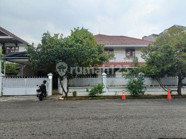 Luxury House Close to NJOP in Elite Complex Lebak Bulus, South Jakarta Luxury House Close to NJOP in Elite Complex Lebak Bulus, South Jakarta