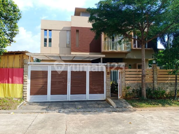 Ready-to-Live House with Private Pool Near Aeon Sentul City Bogor