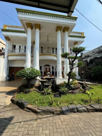 Rumah Mewah Ada Kolam Renang Pribadi Lokasi Strategis di Grand Mutiara Jatiranggon Jatisampurna

