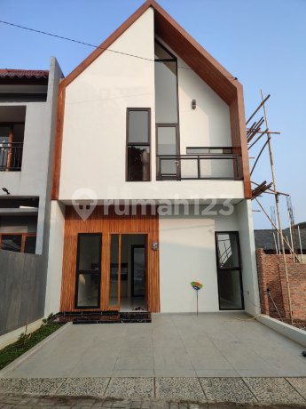 Jual Rumah Pamulang,2 Lantai 4 Km Stasiun Jurangmangu
