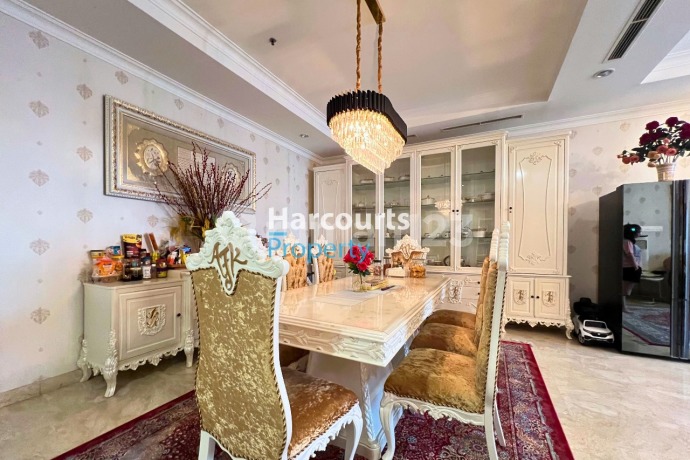 FOR SALE BEST PRICE APARTMENT BELLEZA SUITES JAKARTA SELATAN  4BR SEMI FURNISHED , Yakin Ga Mau Deketin Kantormu di Senayan BossQue Yuukk Survei Terus Bungkus !! 