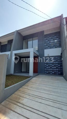 Rumah 2 Lantai Dalam Komplek Megapolitan Cinere