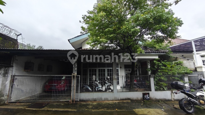 Jatibening 1 Spacious House in a Comfortable Location Jatibening 1 Spacious House in a Comfortable Location