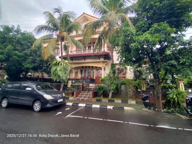 Rumah Hook 2 Lantai Mewah di Pesona Khayangan Semi Furnished Rumah Hook 2 Lantai Mewah di Pesona Khayangan Semi Furnished