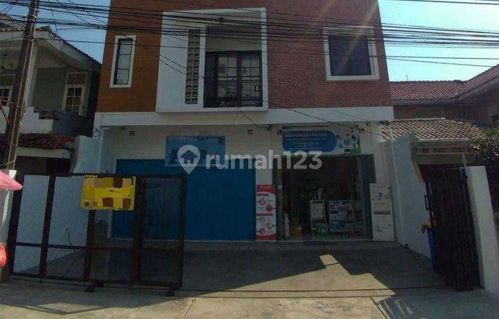 2 unit ruko 2 lantai plus bangunan rumah dilokasi strategis di Tugu Depok