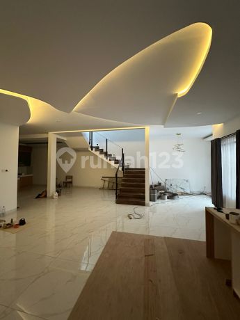 For Sale Luxurious Good Ready to Live House in Taman Kopo, South Bandung For Sale Luxurious Good Ready to Live House in Taman Kopo, South Bandung