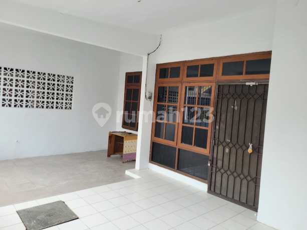 Dijual Harga Miring Rumah di Komplek Perumahan Majapahit Estate Semarang Timur Dijual Harga Miring Rumah di Komplek Perumahan Majapahit Estate Semarang Timur
