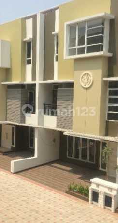 For Sale / For Rent 2-Story Premium House in Gading Lavender Area, Kelapa Gading For Sale / For Rent 2-Story Premium House in Gading Lavender Area, Kelapa Gading